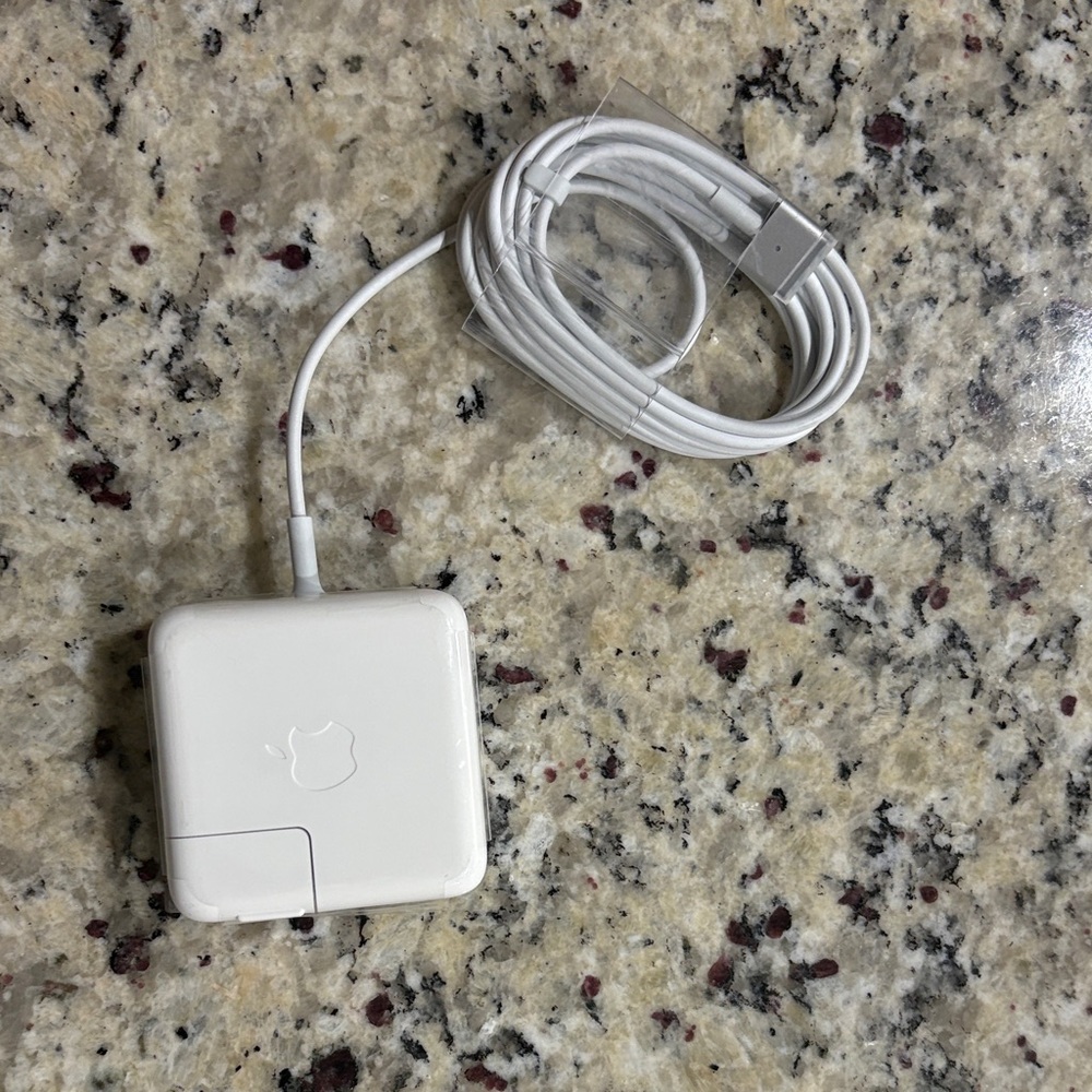 Apple White Charging Adapter with Cable